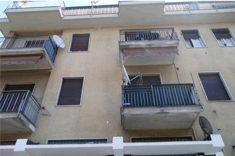 como breccia spazioso quadrilocale con box