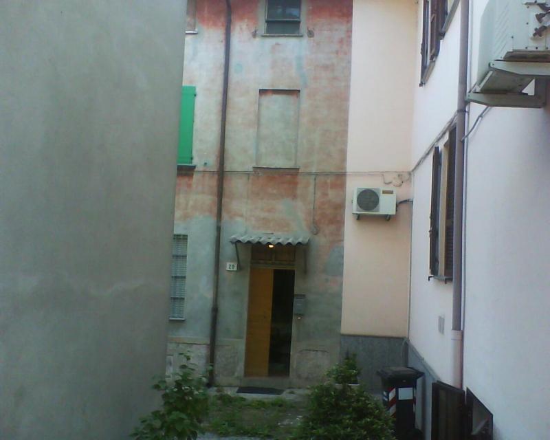 piacenza, in vendita casa ammobiliata