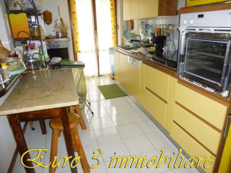 folignano-appartamento mq.80 con garage e cantina