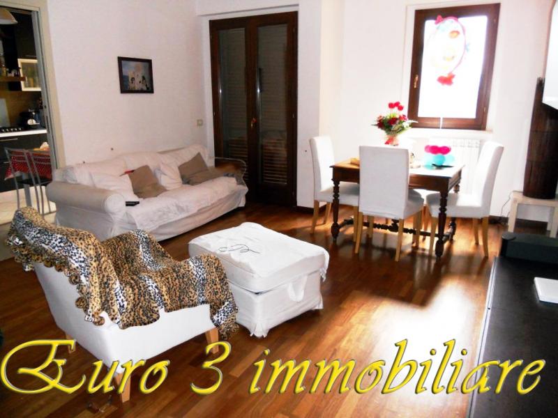 ascoli piceno-appartamento con 3 camere balconi e garage