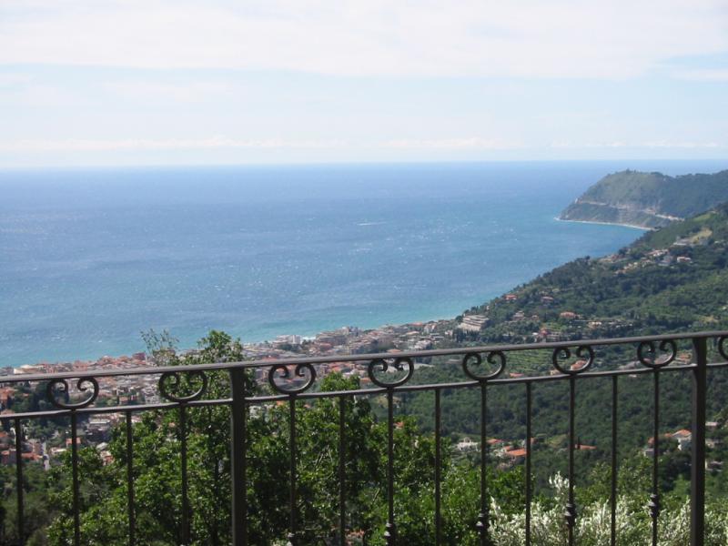 villa vista golfo con piscina