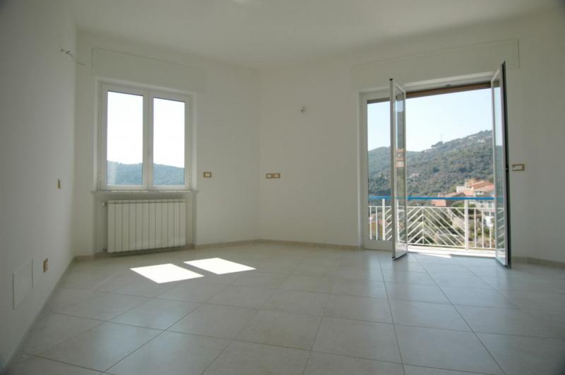 collinare, nuovo con vista e box auto