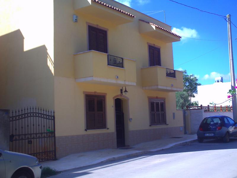 casa indipendente su 2 livelli di mq. 220