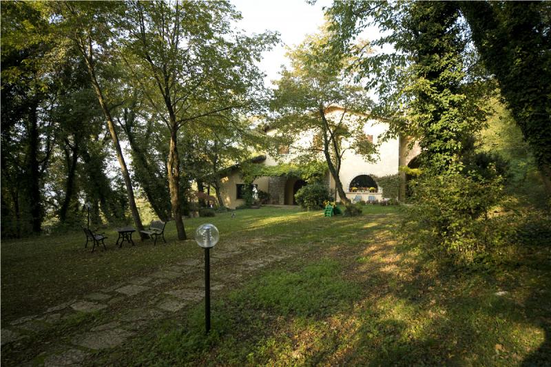 vendesi stupenda villa loc. montorio sulle colline di verona