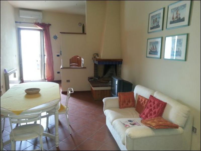 alghero c. storico appartamento biletto con balcone interno