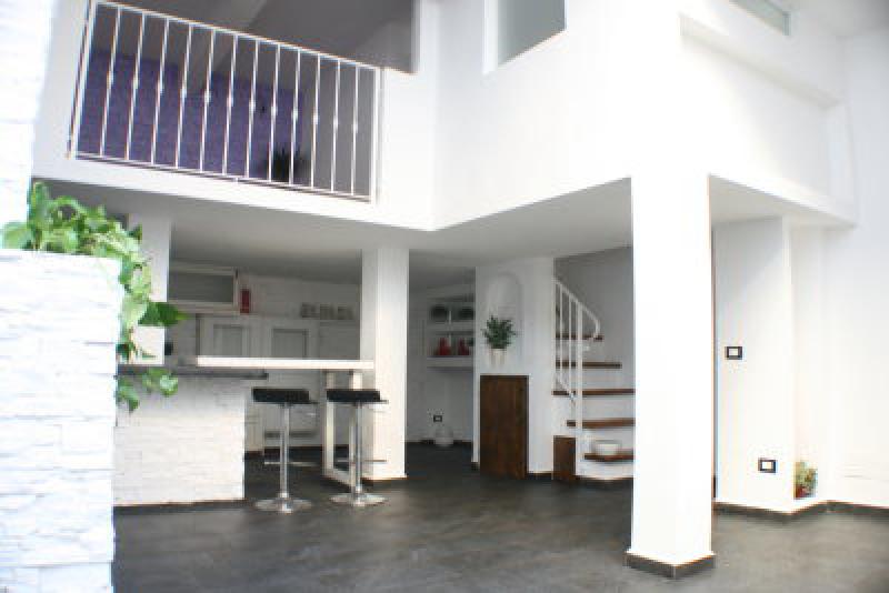 vendo zona navigli n.2 loft adiacenti uso abitazione m.q. 100 c.a. euro 299.000 cad.