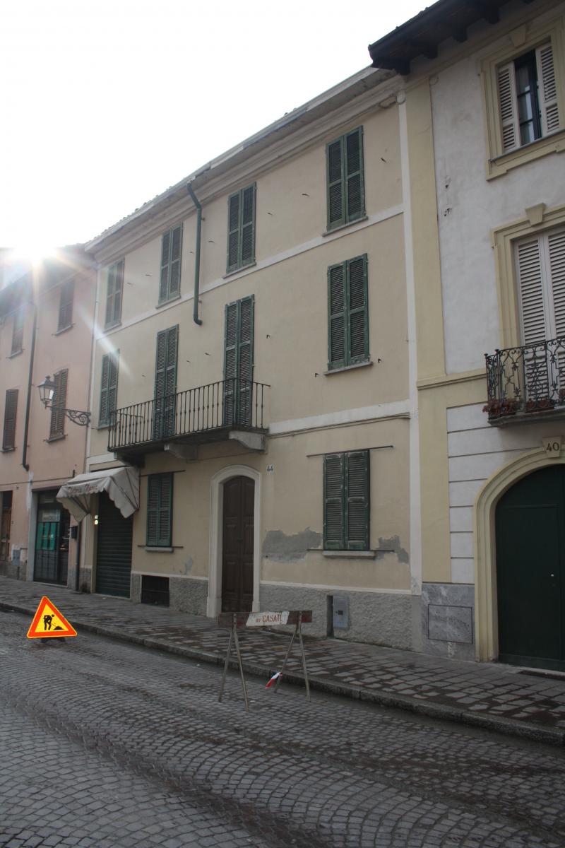 Vendesi Casa Indipendente a San Colombano al Lambro via mazzini 46