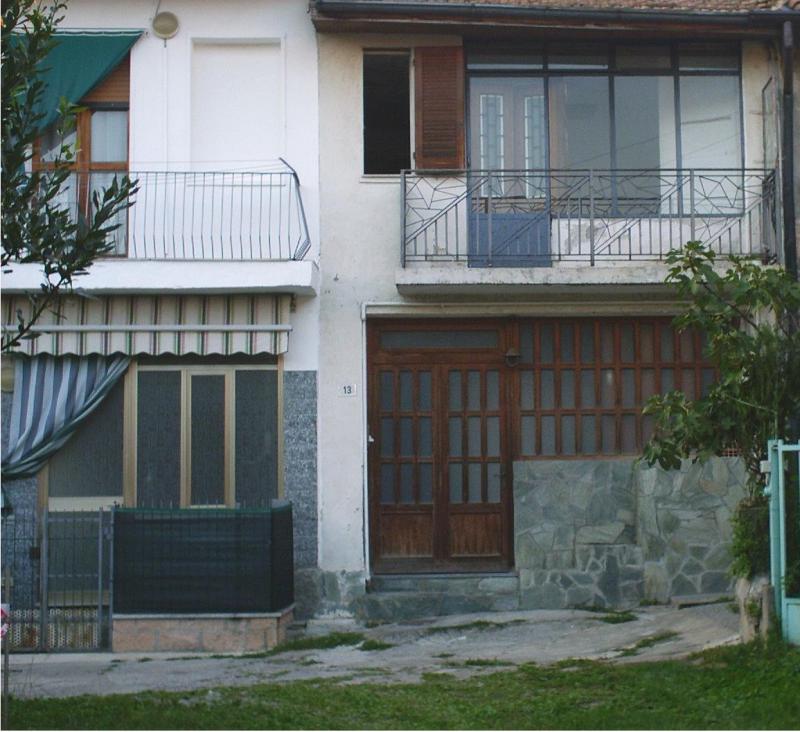 porzione di casa a tradate con soffitta, cantina e box