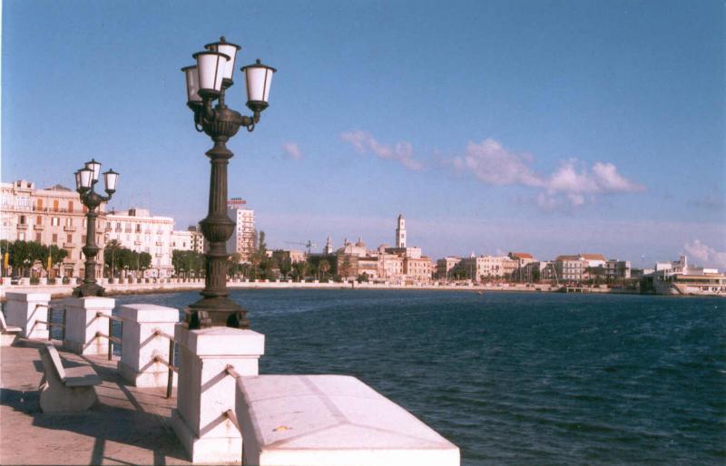 trivani in centro zona residenziale