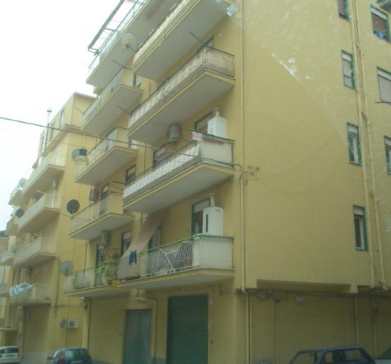 Vendesi Appartamento a Favara via morandi 30 trav. via spagna