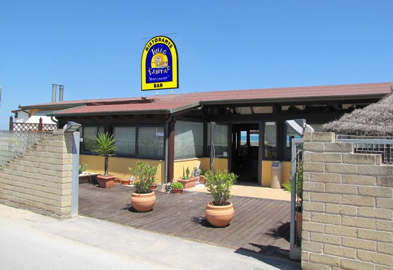 vendo campeggio & ristorante su area privata in riva al mare