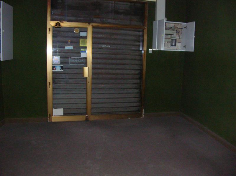 centro storico locale con vetrina e bagno