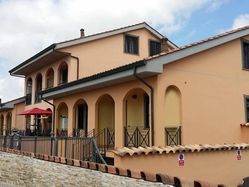 fiumicino villino angolare 3 locali con giardino nuovo