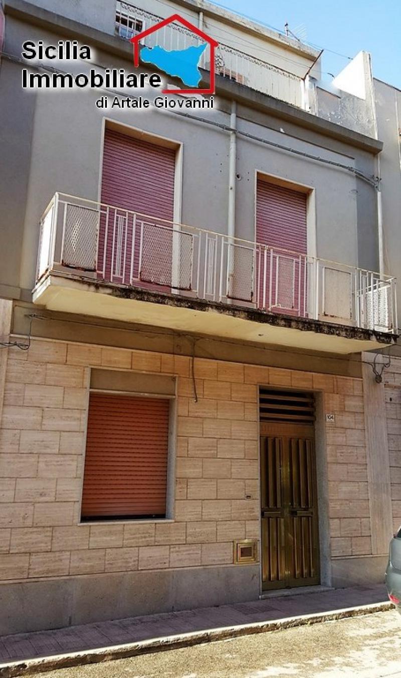 luminosa casa con terrazzo in zona servita