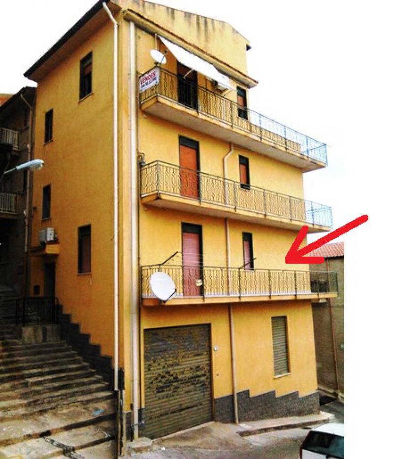 appartamento con garage a campofelice di roccellapa