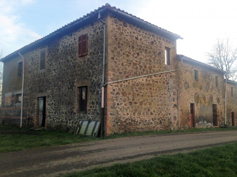az53 - azienda agricola di 21 ha di terreno pianeggiante irriguo