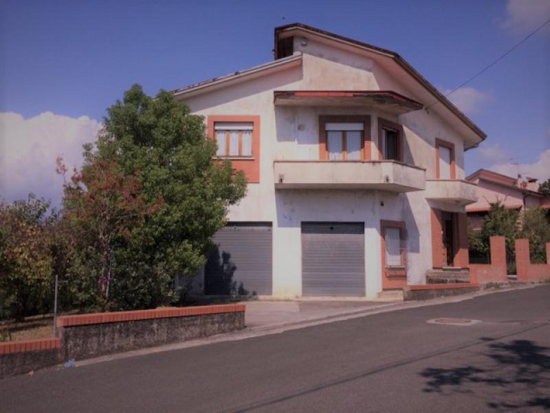 vendesi villa indipendente mono / bifamiliare