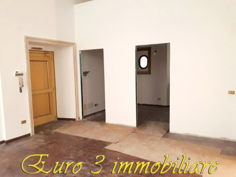 ascoli piceno-centro storico-appartamento mq. 100 ristrutturato