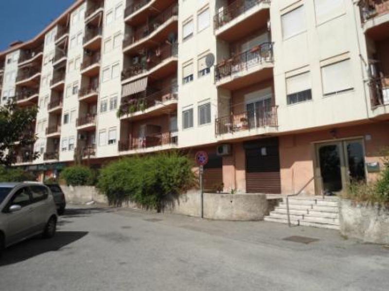 locale commerciale in vendita a messina
