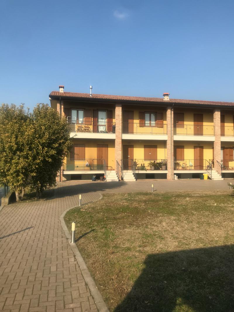 bilocale piano terra con giardino ospitaletto