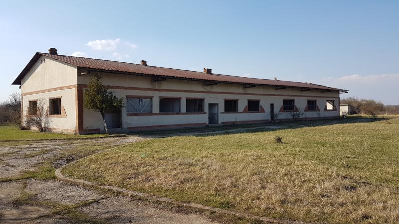 Complesso di edifici + 2 ettari di terreno