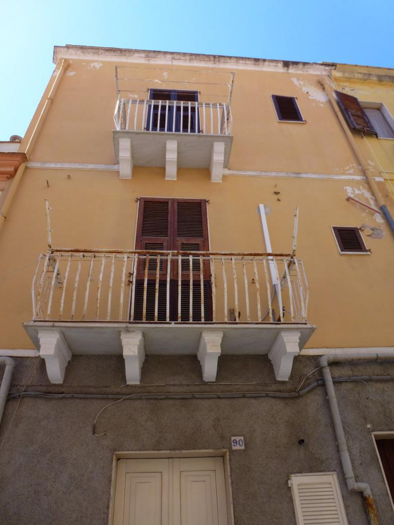 palazzina nel centro storico da ristrutturare