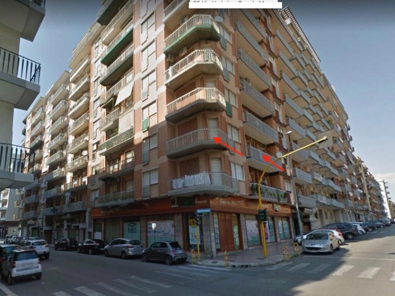 Vendesi Appartamento a Taranto via umbria 57