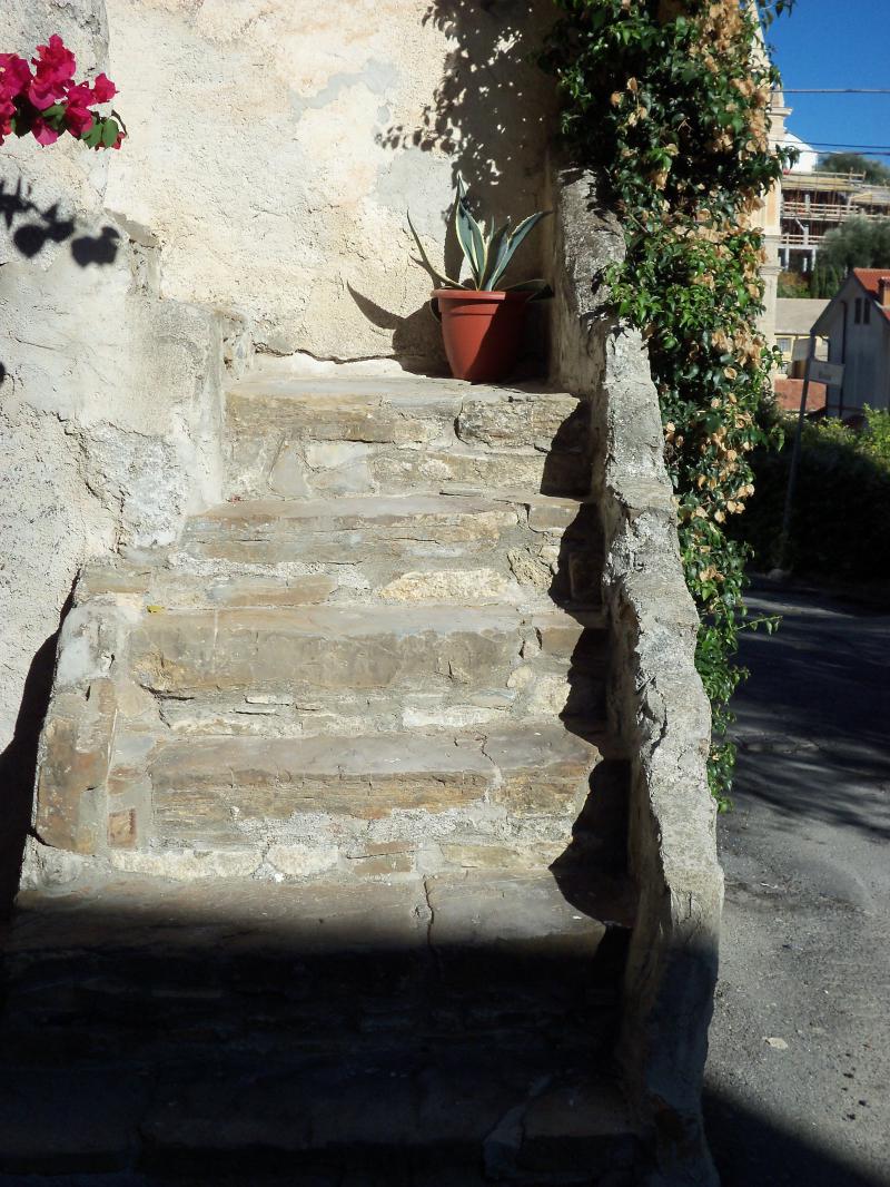 Vendesi Casa Vacanza a San Bartolomeo al Mare via michele albavera, 6 frazione pairola