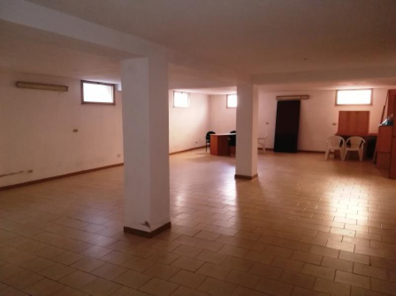 alghero zona sant agostino seminterrato di mq 115 !!!