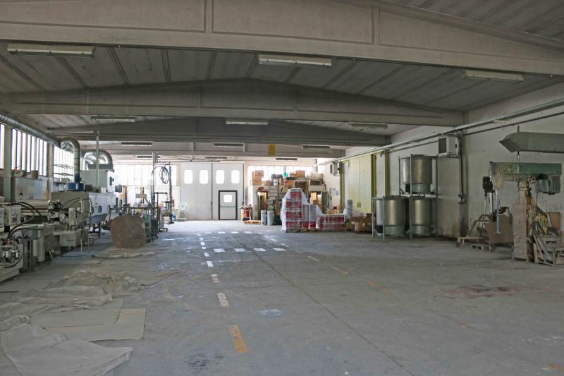 fabbricati ad uso artigianale/industriale