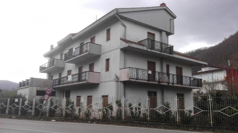 ampia villa-palazzetto con ascensore