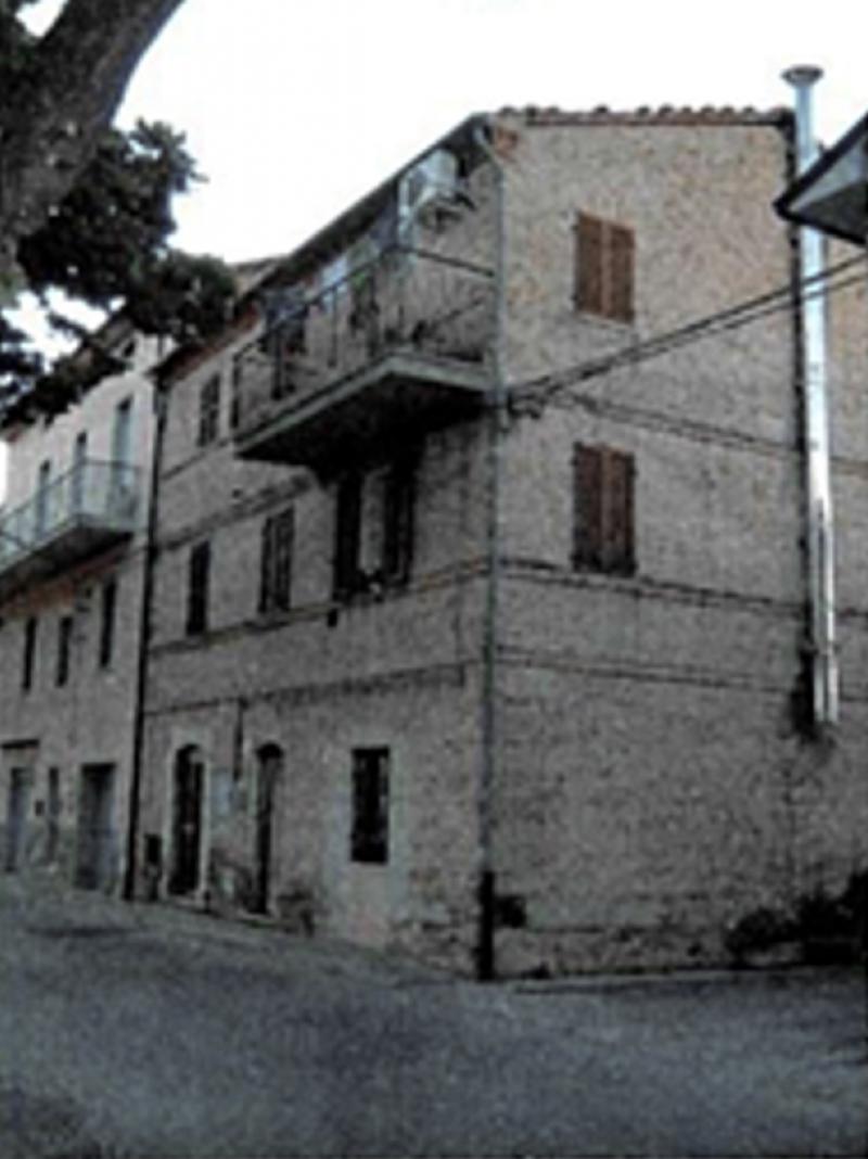 Vendesi Appartamento a Castelbellino via borgo pantiere 98