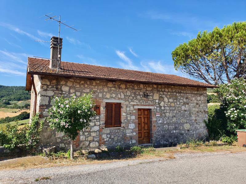 villetta con terreno in umbria