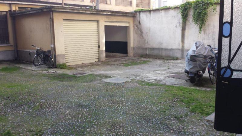 Affittasi Garage Box Posto Auto a Torino via sacchi 52
